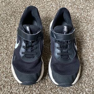 Kids Nike w/Velcro